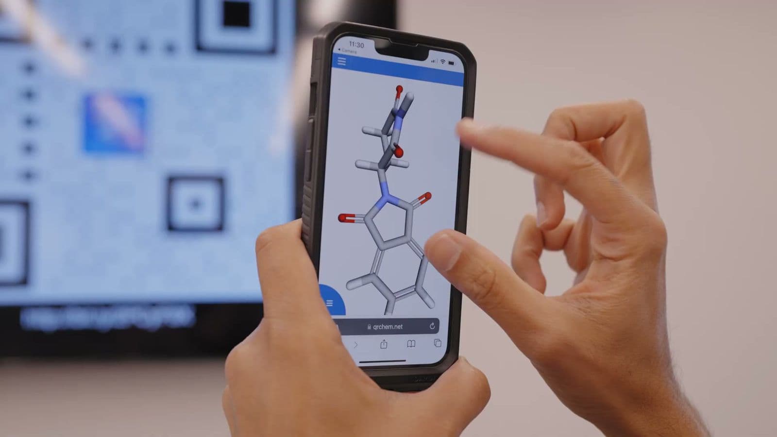 Rotating a 3D molecule on a phone